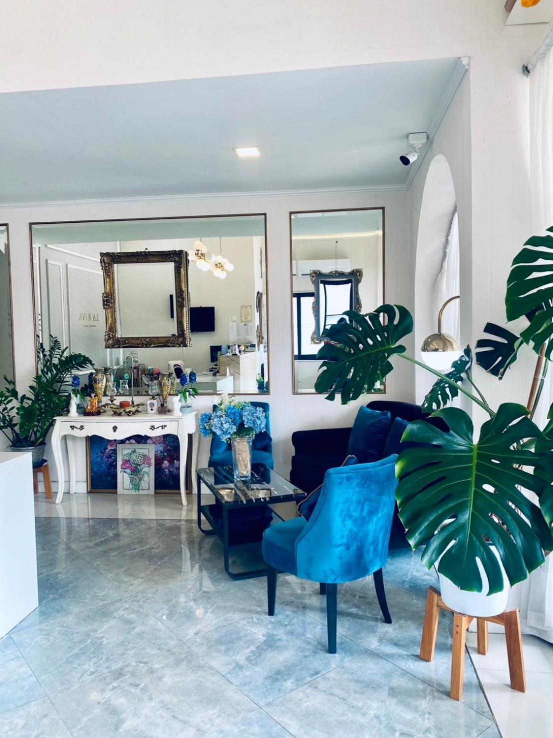 La Riva Boutique